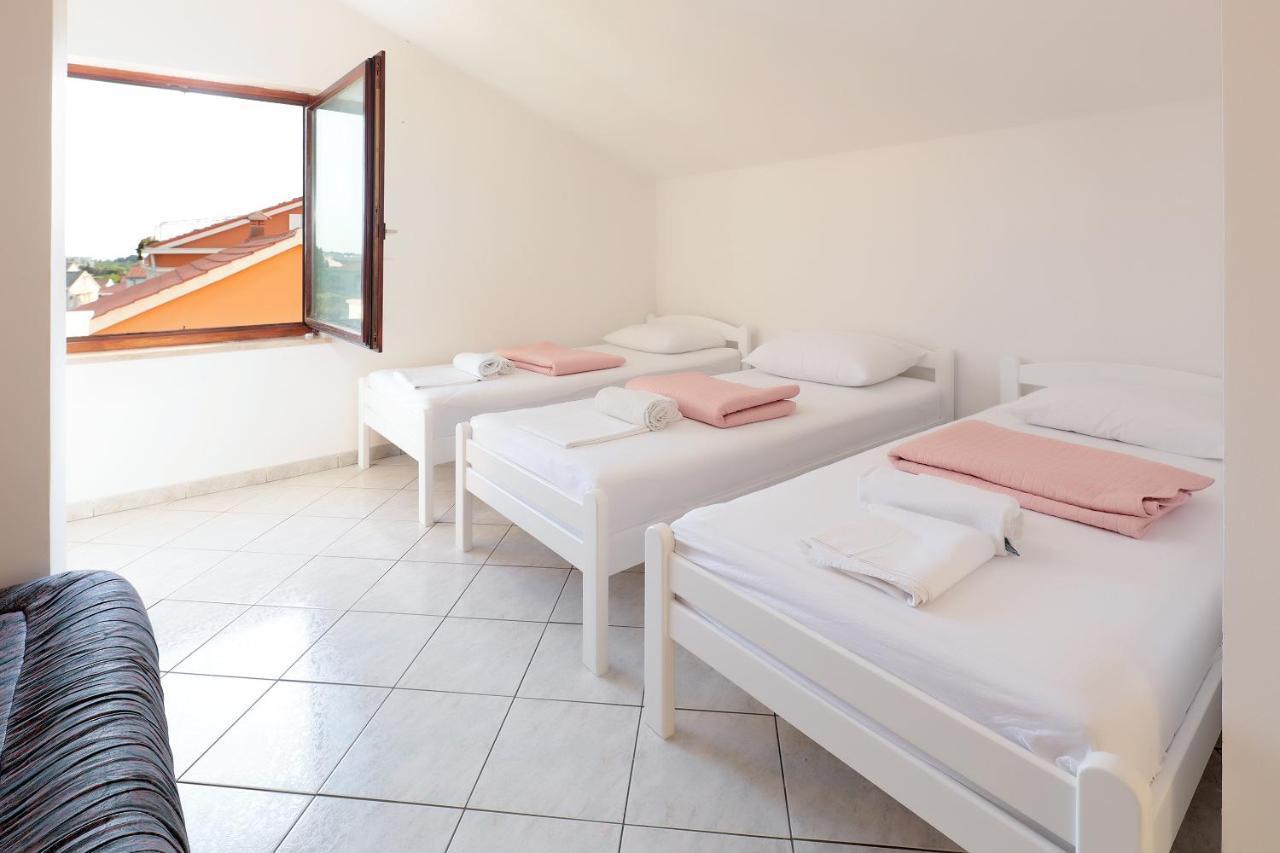 City Pool Apartments Novalja Exterior photo