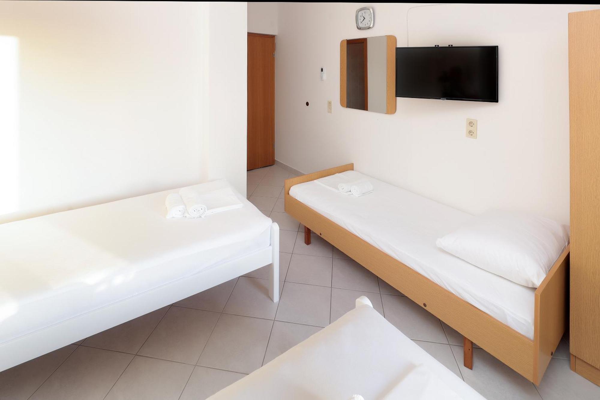 City Pool Apartments Novalja Exterior photo