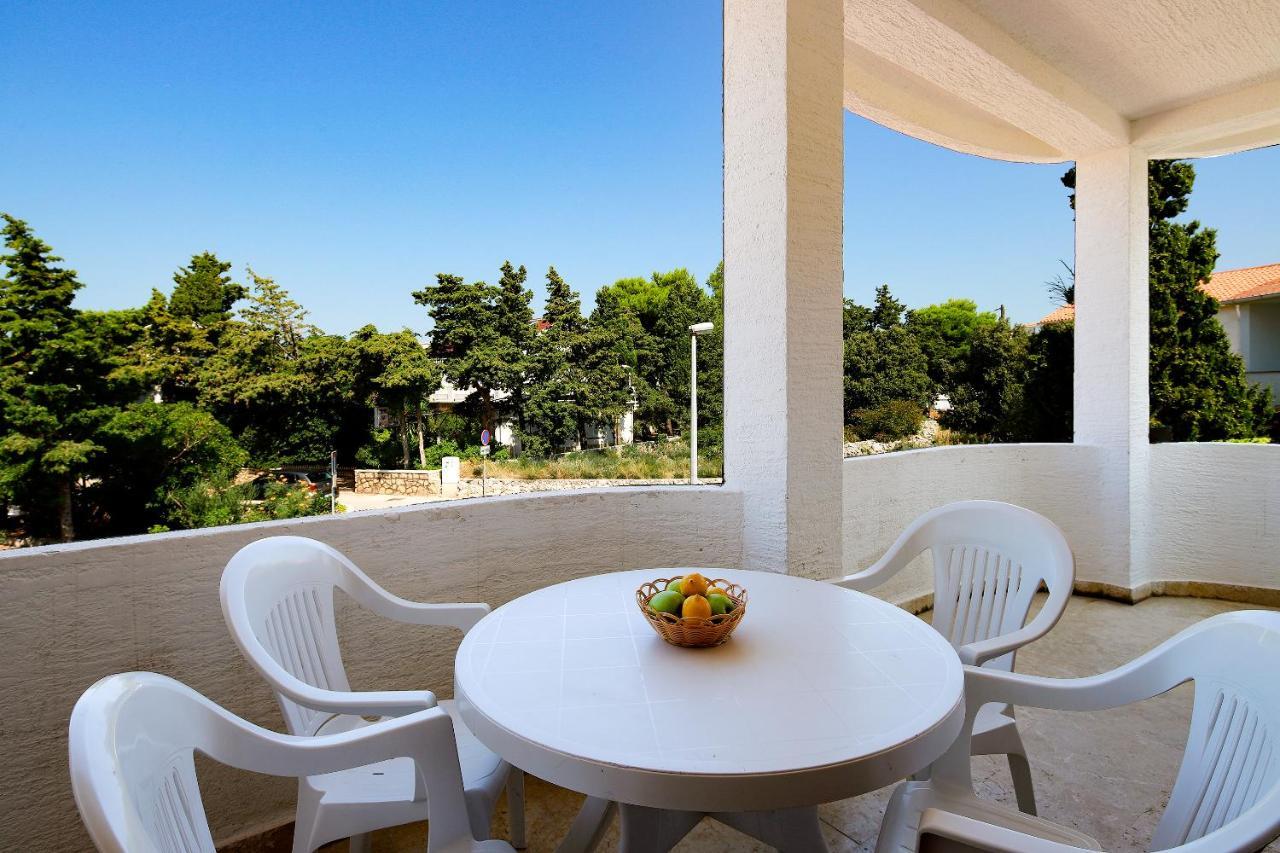 City Pool Apartments Novalja Exterior photo
